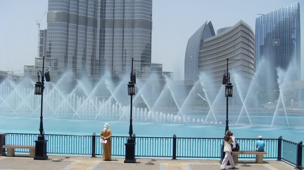 Dubai_Fountain_Lights_and_Water2