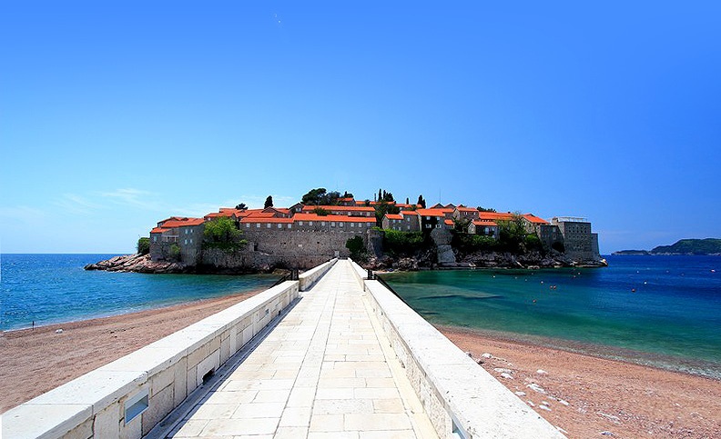 Остров-курорт Свети Стефан в Черногории: фото достопримечательности